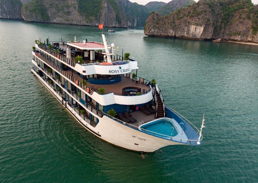 Halong Bay 2 Days 1 Night on Rosy Cruise – Luxury Cruise Tour